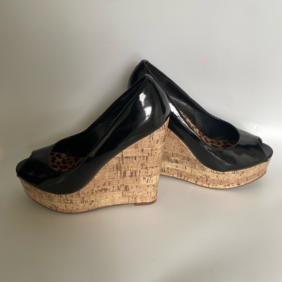 Fredrick’s of Hollywood Black patent leather cork bottom wedges - Picture 5 of 5